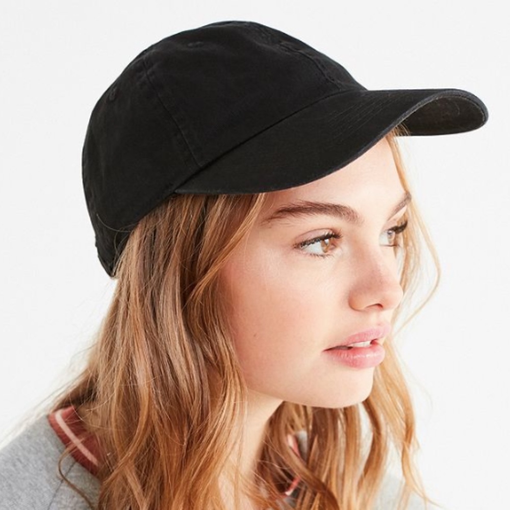 black baseball cap
